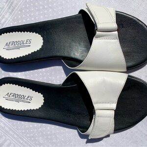 Aerosoles Vintage Women’s Sandal White and Black 9B Leather made in Brazil Comfy